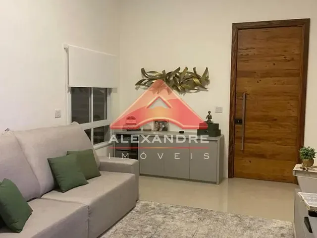 Casa com 250m² 3 quartos e 1 banheiro, à venda, no bairro Parque Residencial Maria Elmira em Caçapava