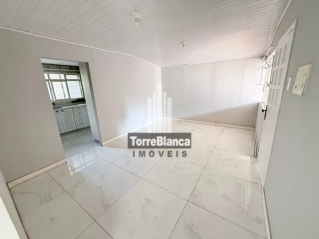 Casa com 110m², para alugar, no bairro Centro em Ponta Grossa