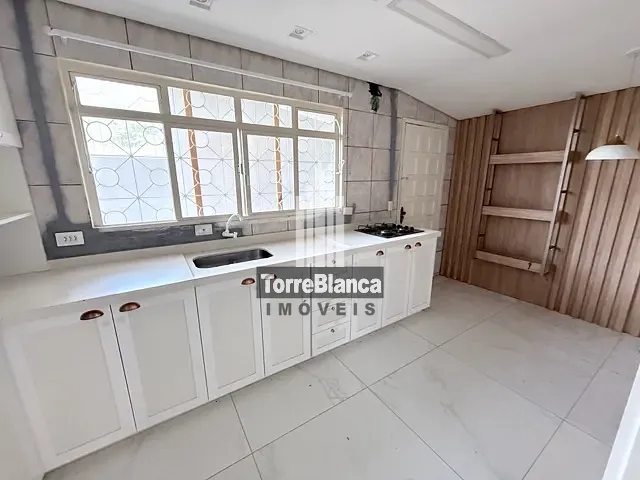 Casa com 110m², para alugar, no bairro Centro em Ponta Grossa