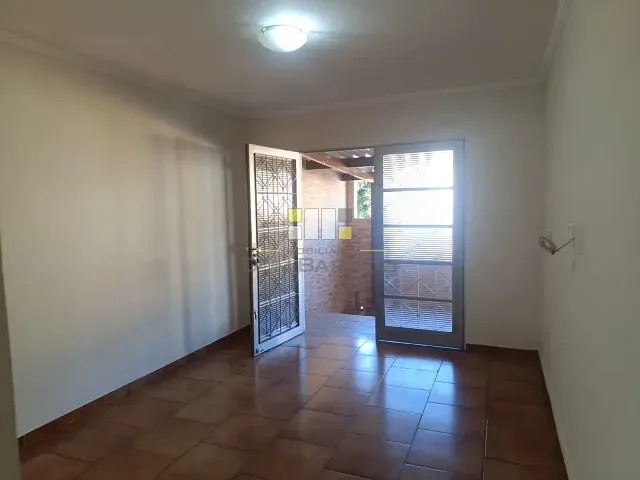 Casa com 250m² 3 quartos e 2 banheiros, para alugar, no bairro Vila Zilda Natel em Sumaré