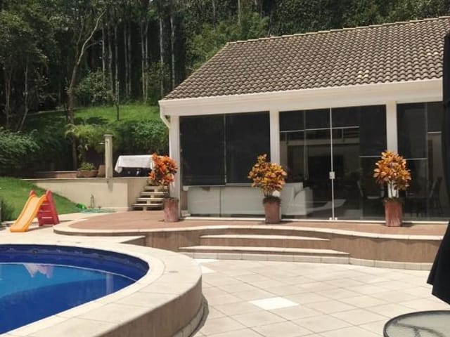Casa com 1143m² 5 quartos e 6 banheiros, à venda, no bairro Alphaville em Santana de Parnaíba