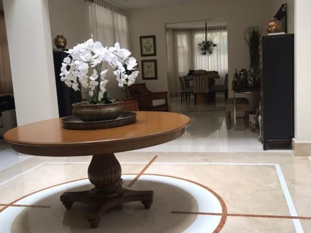 Casa com 1143m² 5 quartos e 6 banheiros, à venda, no bairro Alphaville em Santana de Parnaíba