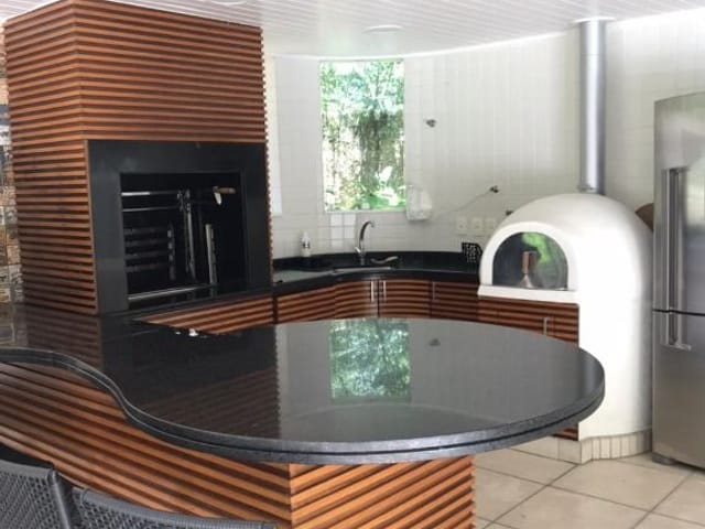 Casa com 1143m² 5 quartos e 6 banheiros, à venda, no bairro Alphaville em Santana de Parnaíba