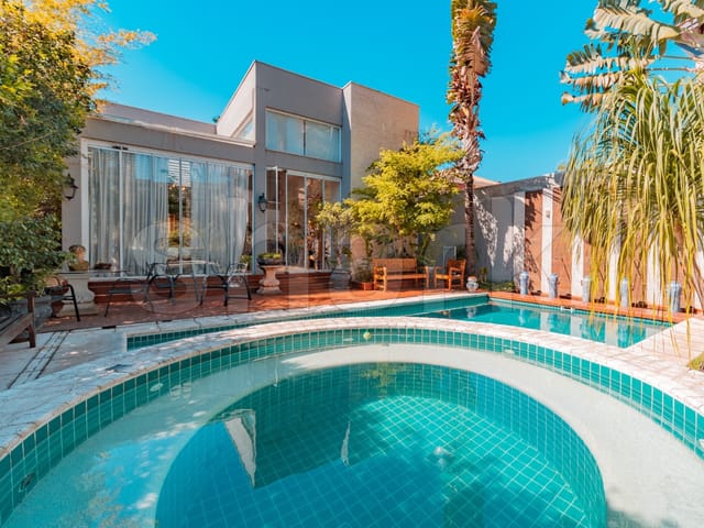 Casa com 770m² 4 quartos e 4 banheiros, à venda, no bairro Alphaville em Santana de Parnaíba