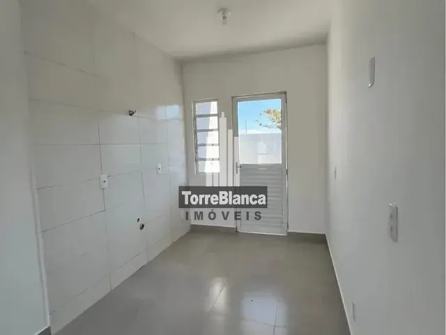 Casa 2 quartos e 1 banheiro, à venda, no bairro Cará-cará em Ponta Grossa