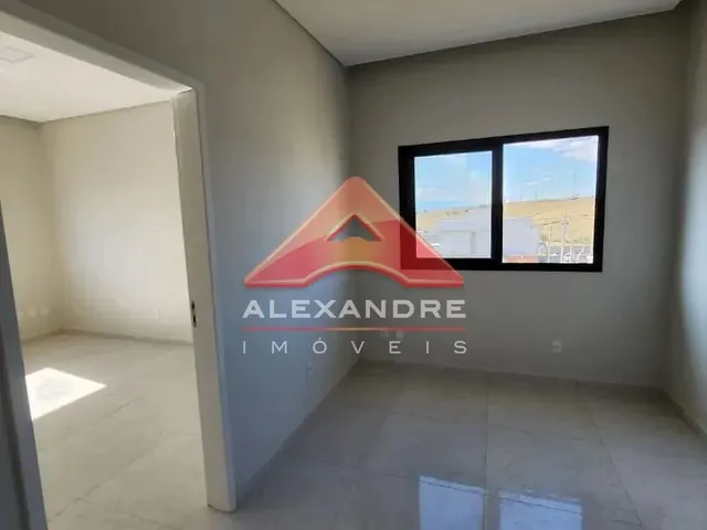 Casa com 250m² 3 quartos e 1 banheiro, à venda, no bairro Residencial Colinas em Caçapava