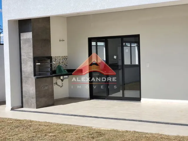 Casa com 250m² 3 quartos e 1 banheiro, à venda, no bairro Residencial Colinas em Caçapava