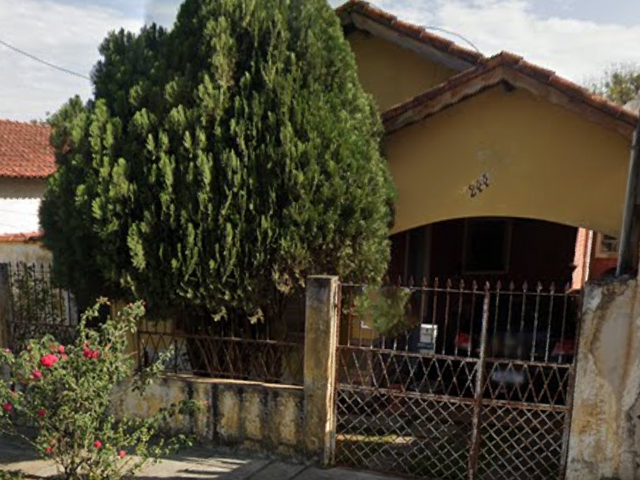 Casa com 308m² 2 quartos e 1 banheiro, à venda, no bairro Vila Passos em Lorena