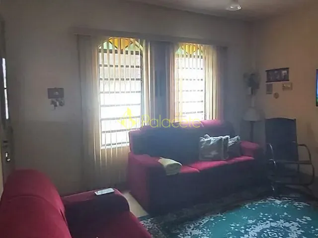Casa com 308m² 2 quartos e 1 banheiro, à venda, no bairro Vila Passos em Lorena
