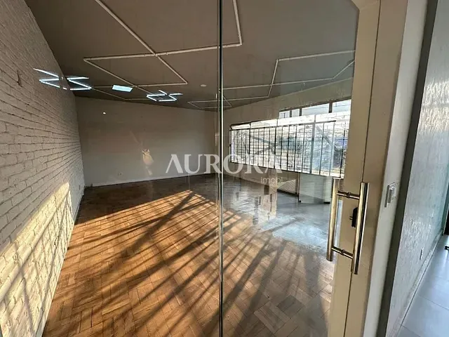 Casa com 450m² 3 quartos e 2 banheiros, à venda, no bairro Santos Dumont em Londrina
