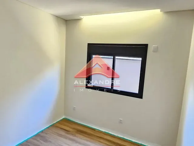 Casa com 250m² 3 quartos e 1 banheiro, à venda, no bairro Recanto dos Eucaliptos em São José Dos Campos