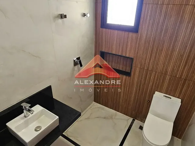 Casa com 250m² 3 quartos e 1 banheiro, à venda, no bairro Recanto dos Eucaliptos em São José Dos Campos