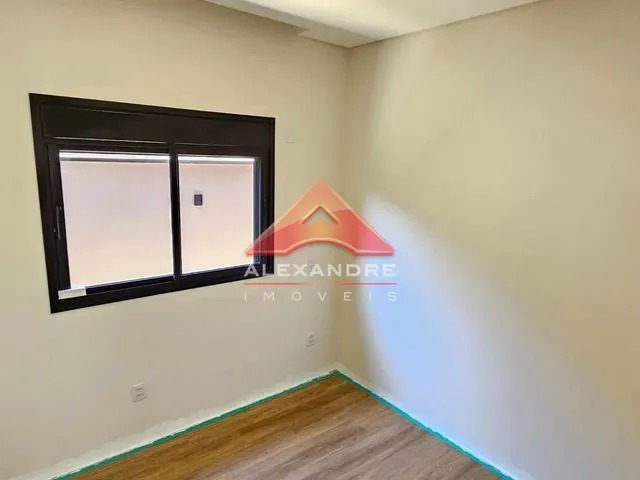 Casa com 250m² 3 quartos e 1 banheiro, à venda, no bairro Recanto dos Eucaliptos em São José Dos Campos