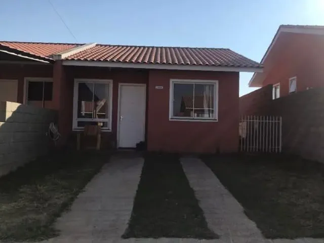 Locação - Casa com 2 quartos, 1 vaga de garagem, Quintal, 60 m², Condomínio Porto Colibri - Chapada, Ponta Grossa.