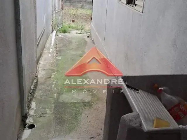 Casa com 211m² 2 quartos e 1 banheiro, à venda, no bairro Jardim das Cerejeiras em São José Dos Campos