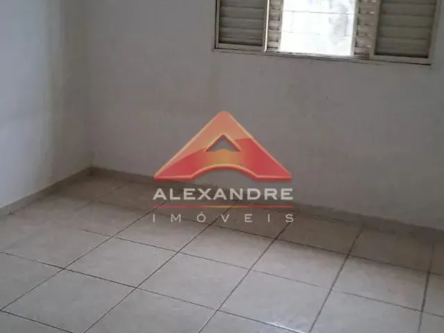 Casa com 211m² 2 quartos e 1 banheiro, à venda, no bairro Jardim das Cerejeiras em São José Dos Campos