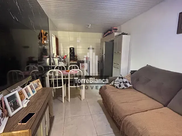 Casa com 92m² 2 quartos e 1 banheiro, à venda, no bairro Uvaranas em Ponta Grossa