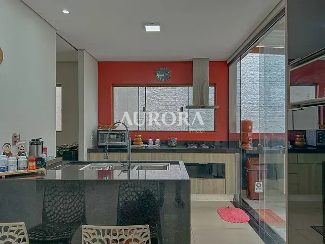 Casa com 287m² 3 quartos e 2 banheiros, à venda, no bairro Jd Universitario em Londrina