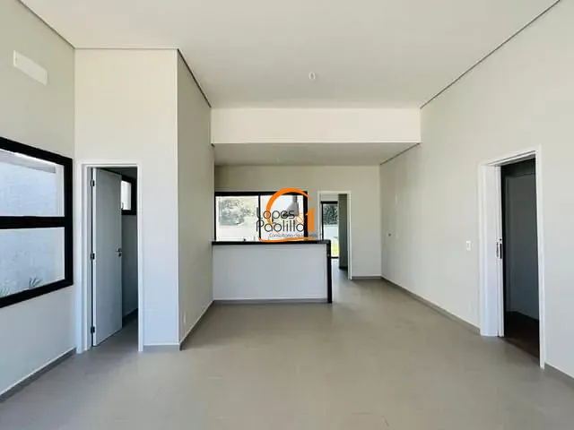 Casa com 555m² 3 quartos e 4 banheiros, à venda, no bairro San Fernando Valley em Atibaia