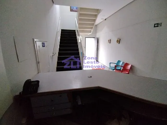 Casa com 250m², para alugar, no bairro Quarta Parada em São Paulo