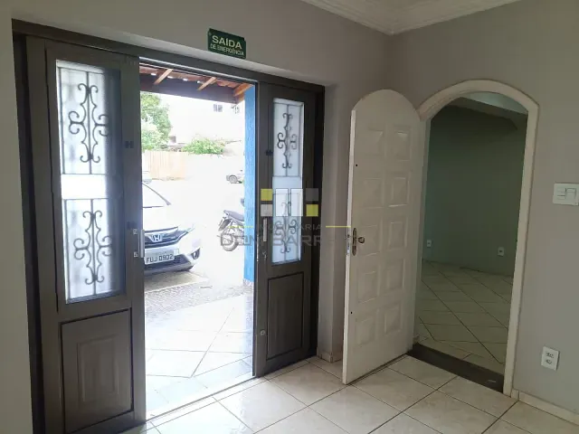 Casa com 294m², para alugar, no bairro Vila Santana em Sumaré
