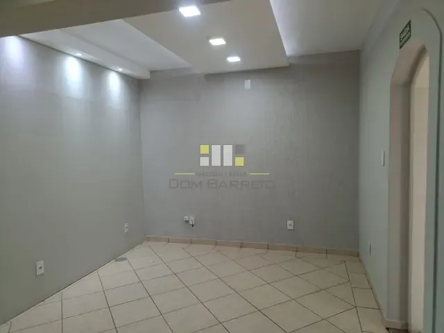 Casa com 294m², para alugar, no bairro Vila Santana em Sumaré