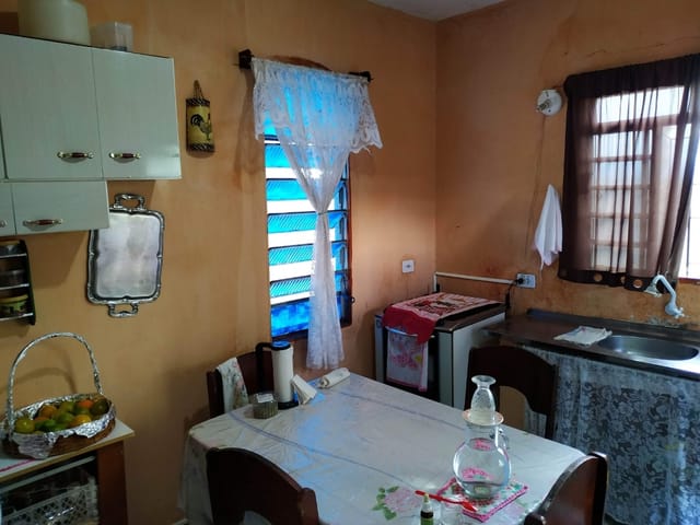 Casa com 250m² 2 quartos e 2 banheiros, à venda, no bairro Conjunto Residencial Araretama em Pindamonhangaba