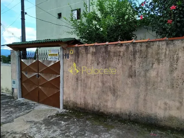 Casa com 250m² 2 quartos e 2 banheiros, à venda, no bairro Conjunto Residencial Araretama em Pindamonhangaba