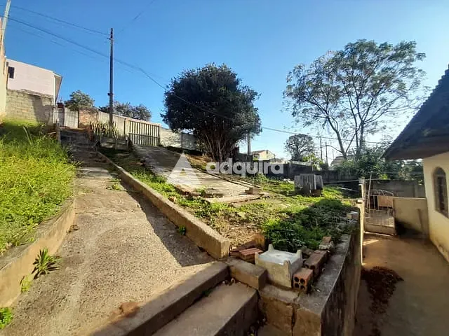 Casa com 504m² 2 quartos e 2 banheiros, à venda, no bairro Orfãs em Ponta Grossa