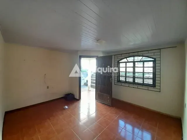 Casa com 504m² 2 quartos e 2 banheiros, à venda, no bairro Orfãs em Ponta Grossa