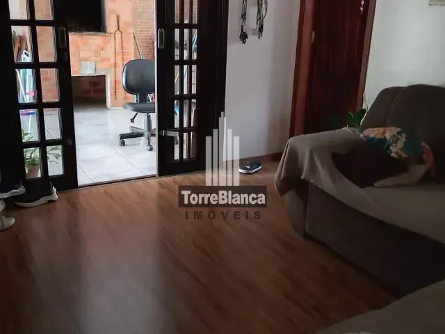 Casa com 640m² 3 quartos e 1 banheiro, à venda, no bairro Colônia Dona Luíza em Ponta Grossa