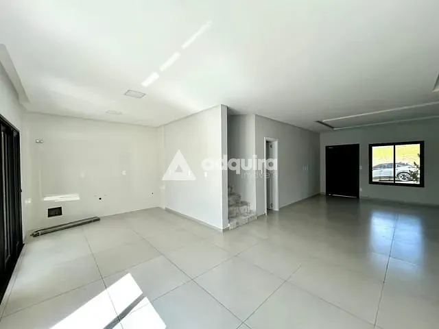 Casa com 200m² 3 quartos e 4 banheiros, à venda, no bairro Jardim Carvalho em Ponta Grossa