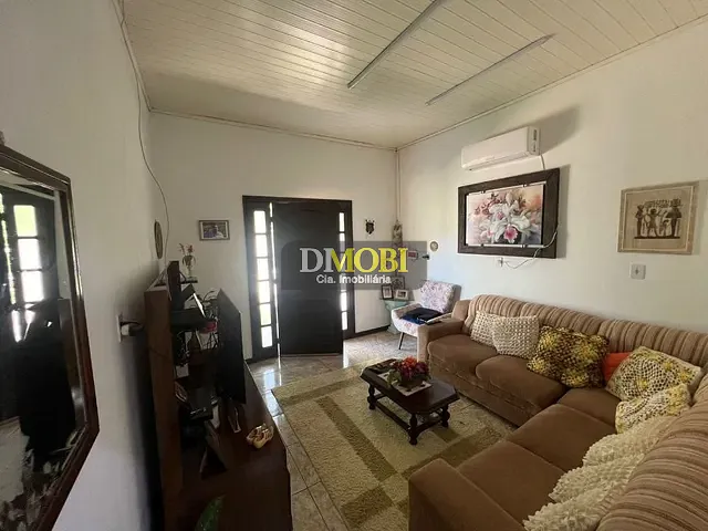 Casa com 600m² 2 quartos e 2 banheiros, à venda, no bairro Vila Imperial em Gravataí