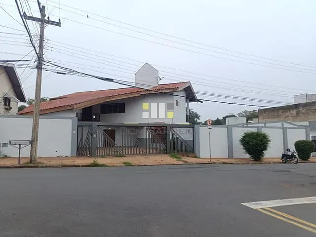 Casa com 750m² 4 quartos e 2 banheiros, para alugar, no bairro Parque Residencial Versailles em Sumaré