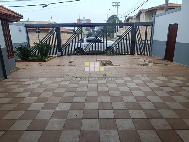 Casa com 750m² 4 quartos e 2 banheiros, para alugar, no bairro Parque Residencial Versailles em Sumaré