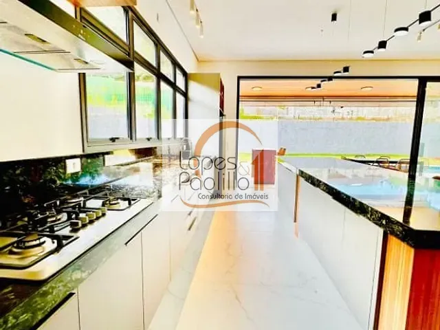 Casa com 720m² 4 quartos e 6 banheiros, à venda ou para alugar, no bairro Itapetinga em Atibaia