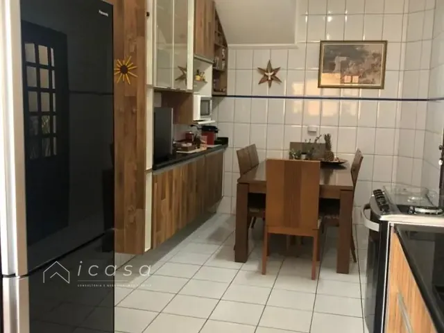 Casa com 250m² 4 quartos e 4 banheiros, à venda, no bairro Urbanova em São José dos Campos