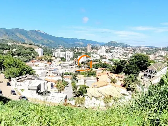 Casa 4 quartos e 4 banheiros, para alugar, no bairro Centro em Atibaia