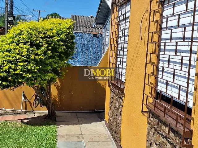 Casa com 300m² 4 quartos e 2 banheiros, à venda, no bairro Parque Florido em Gravataí