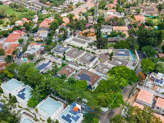 Casa com 2350m² 5 quartos e 9 banheiros, à venda, no bairro Chácara Monte Alegre em São Paulo