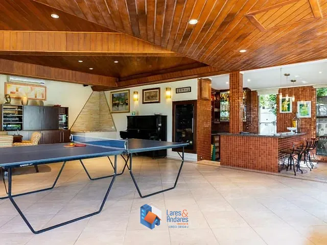 Casa com 2350m² 5 quartos e 9 banheiros, à venda, no bairro Chácara Monte Alegre em São Paulo
