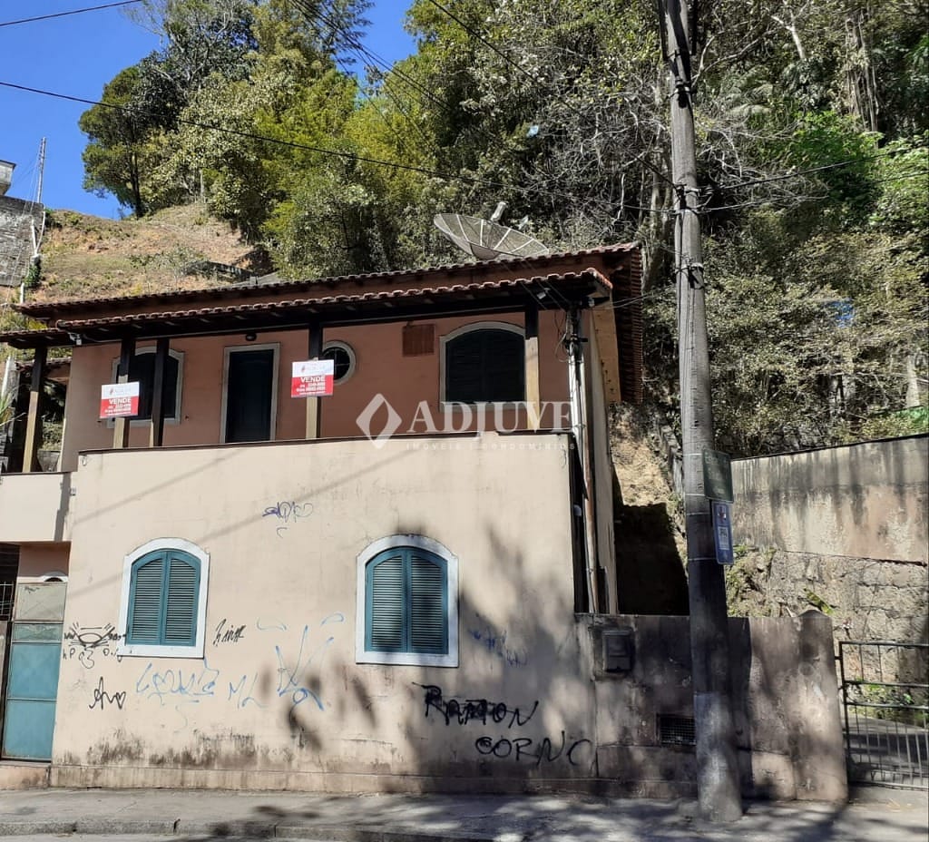 Casa à venda e aluguel com 5 quartos, 10m² - Foto 1