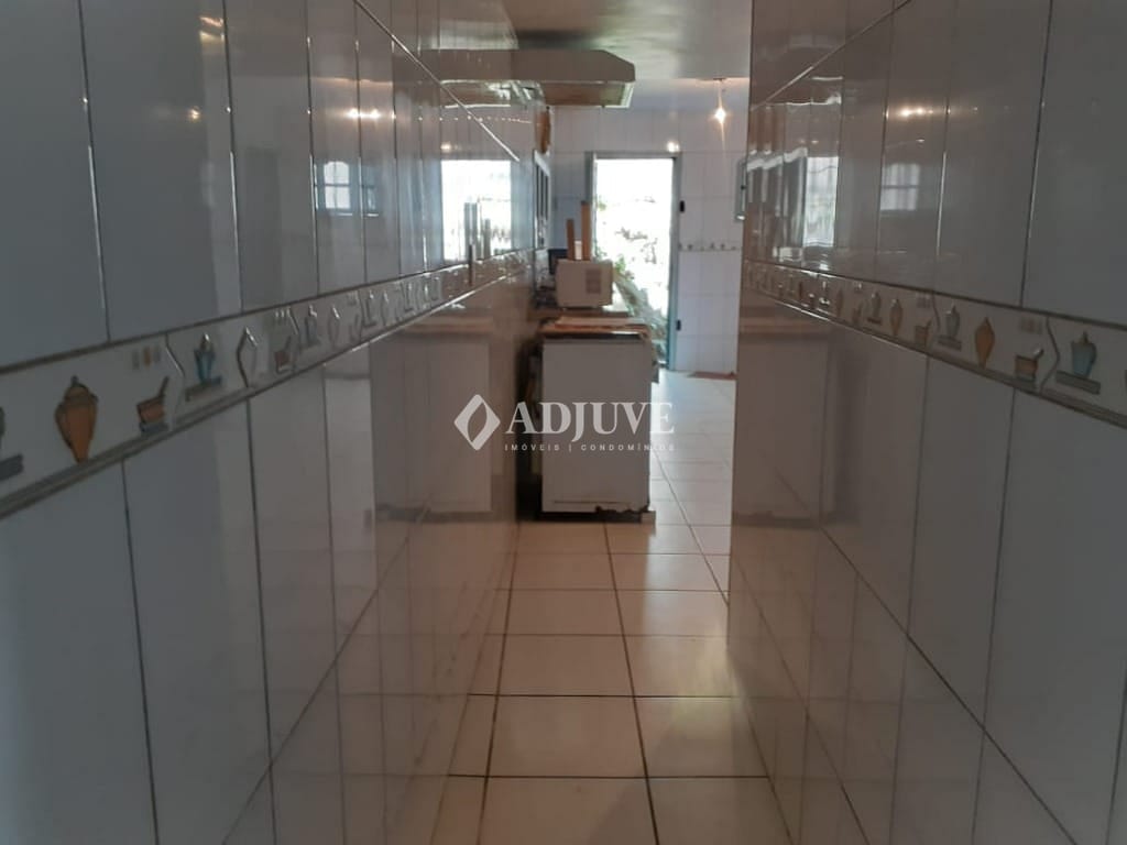 Casa à venda e aluguel com 5 quartos, 10m² - Foto 23