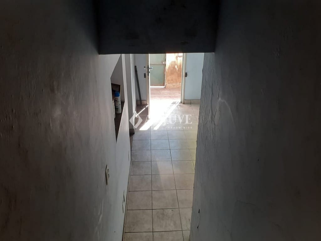 Casa à venda e aluguel com 5 quartos, 10m² - Foto 24