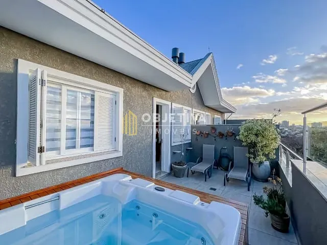 Casa 3 quartos e 5 banheiros, à venda, no bairro Vila Jardim em Porto Alegre