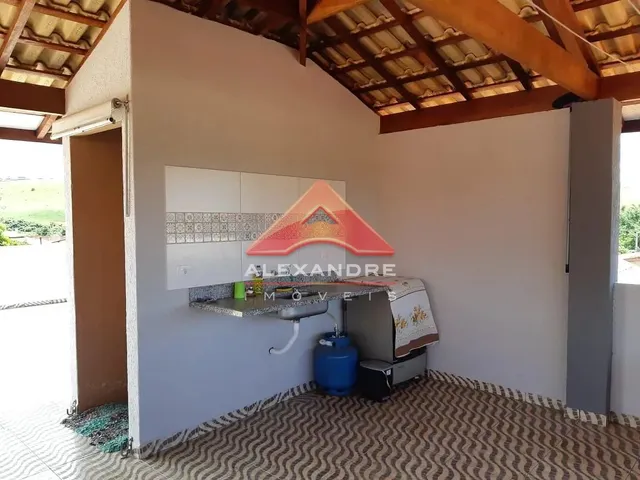 Casa com 250m² 3 quartos e 2 banheiros, à venda, no bairro Jardim Castanheira em São José Dos Campos