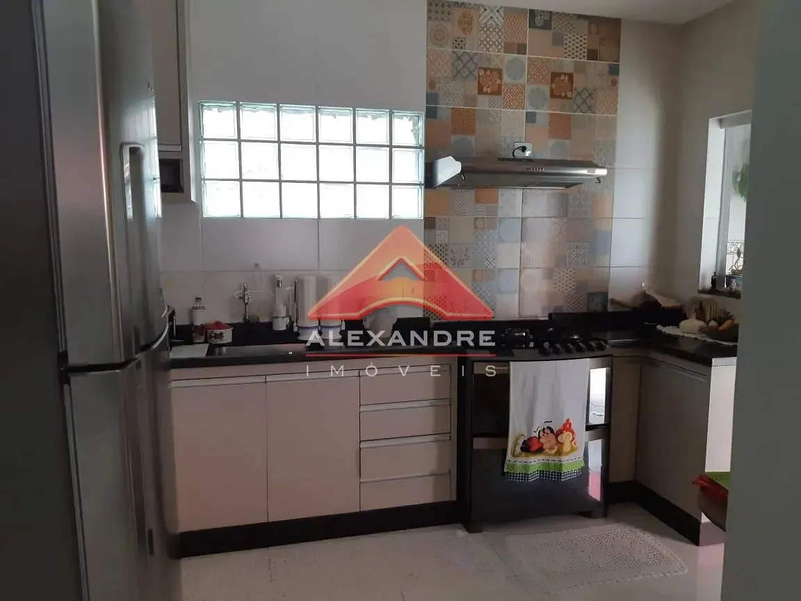 Casa, 3 quartos, 271 m² - Foto 4