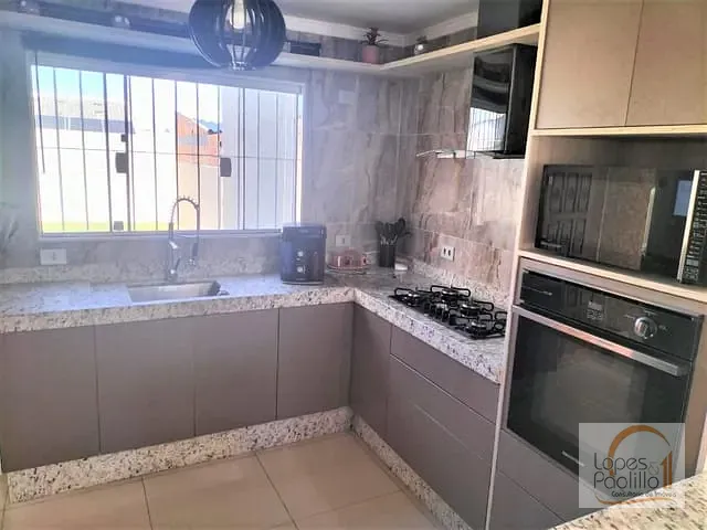 Casa com 175m² 2 quartos e 3 banheiros, à venda, no bairro Nova Cerejeira em Atibaia