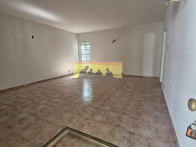 Casa 4 quartos e 4 banheiros, para alugar, no bairro Cidade Universitária em Campinas