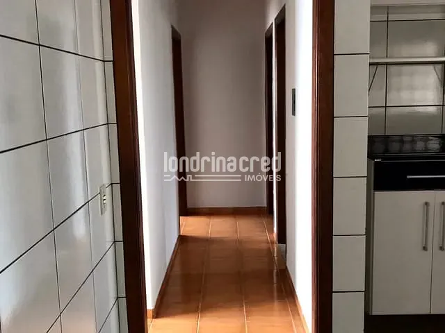 Casa com 280m² 2 quartos e 1 banheiro, à venda, no bairro Dom Pedro II em Londrina